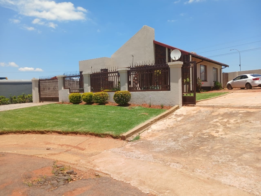 3 Bedroom Property for Sale in Toekomsrus Gauteng