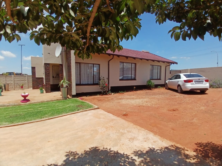 3 Bedroom Property for Sale in Toekomsrus Gauteng