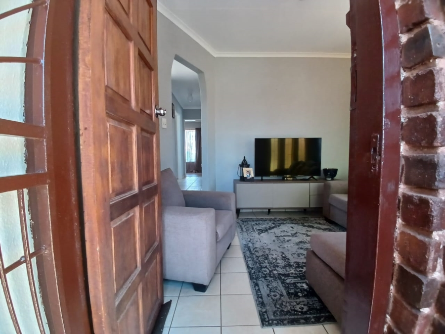 3 Bedroom Property for Sale in Toekomsrus Gauteng