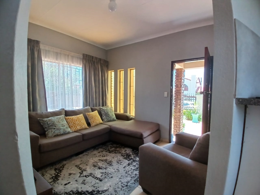 3 Bedroom Property for Sale in Toekomsrus Gauteng