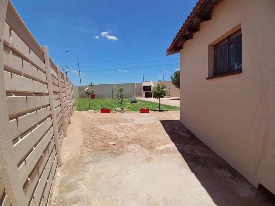 3 Bedroom Property for Sale in Toekomsrus Gauteng