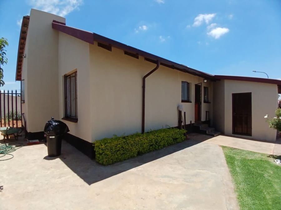 3 Bedroom Property for Sale in Toekomsrus Gauteng