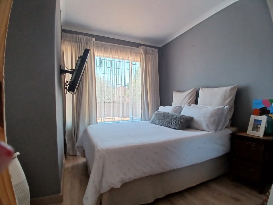 3 Bedroom Property for Sale in Toekomsrus Gauteng