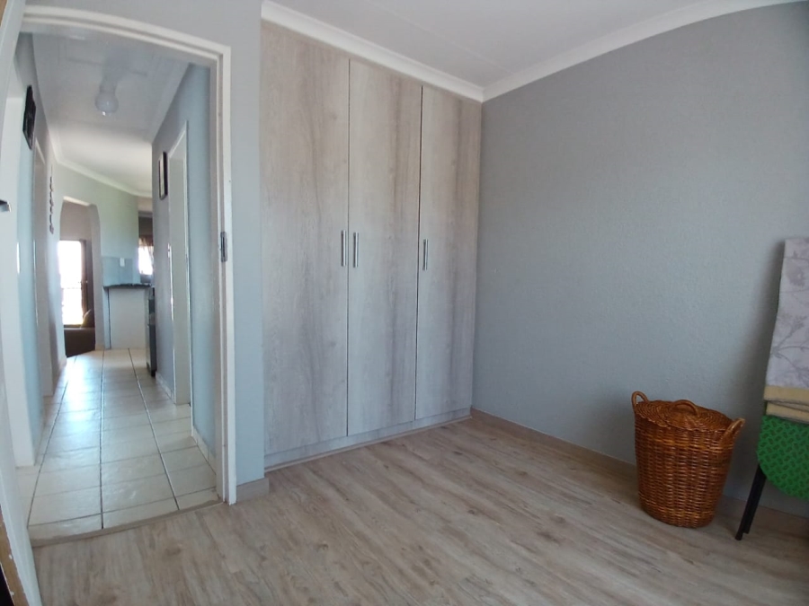3 Bedroom Property for Sale in Toekomsrus Gauteng