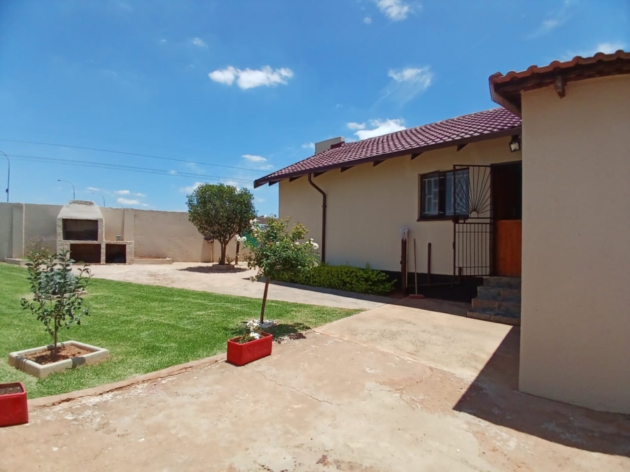 3 Bedroom Property for Sale in Toekomsrus Gauteng