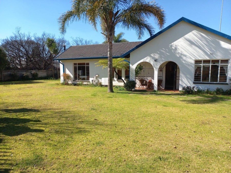 3 Bedroom Property for Sale in Helikonpark Gauteng