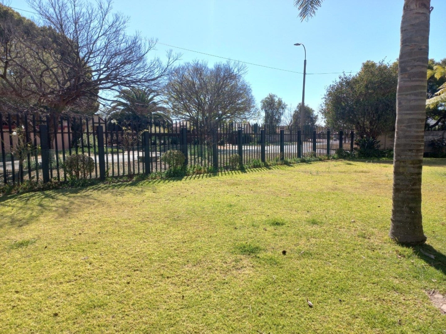 3 Bedroom Property for Sale in Helikonpark Gauteng