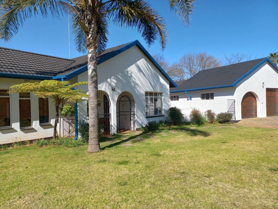 3 Bedroom Property for Sale in Helikonpark Gauteng