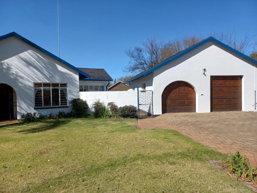 3 Bedroom Property for Sale in Helikonpark Gauteng