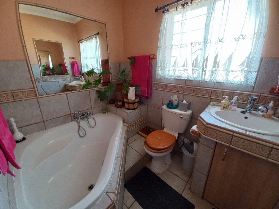 3 Bedroom Property for Sale in Helikonpark Gauteng