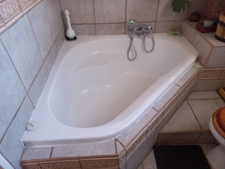 3 Bedroom Property for Sale in Helikonpark Gauteng
