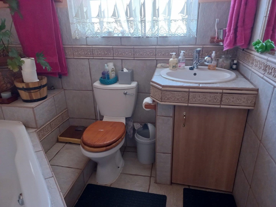 3 Bedroom Property for Sale in Helikonpark Gauteng