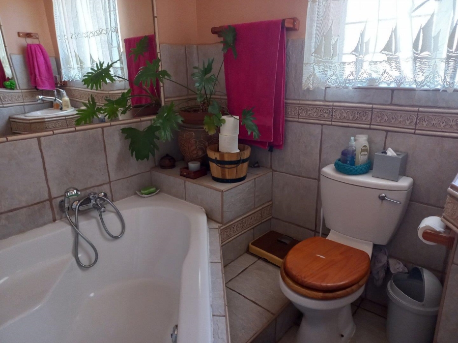 3 Bedroom Property for Sale in Helikonpark Gauteng