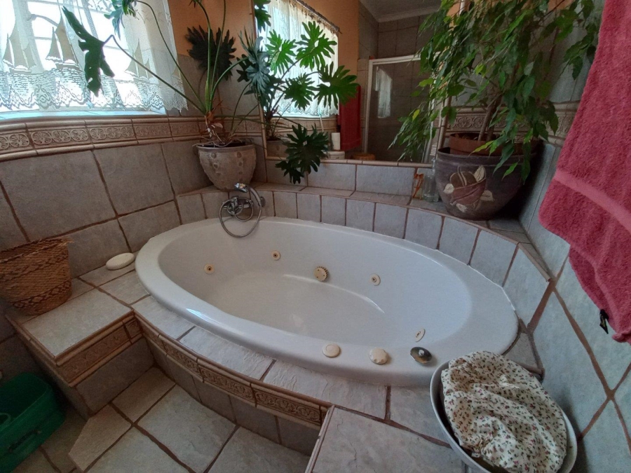 3 Bedroom Property for Sale in Helikonpark Gauteng