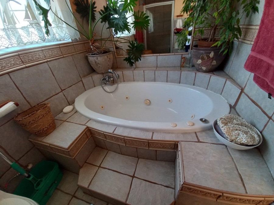3 Bedroom Property for Sale in Helikonpark Gauteng
