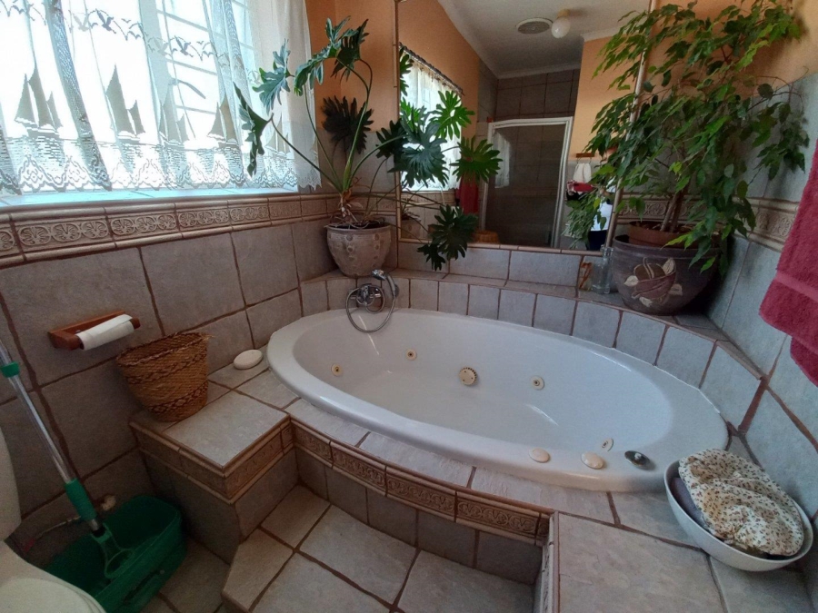 3 Bedroom Property for Sale in Helikonpark Gauteng