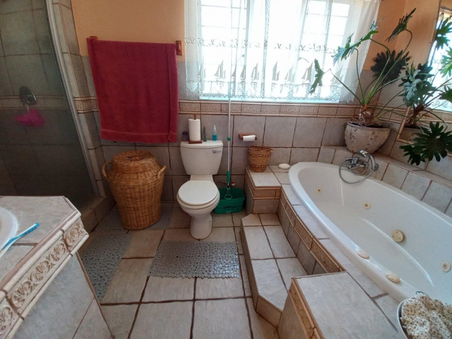 3 Bedroom Property for Sale in Helikonpark Gauteng
