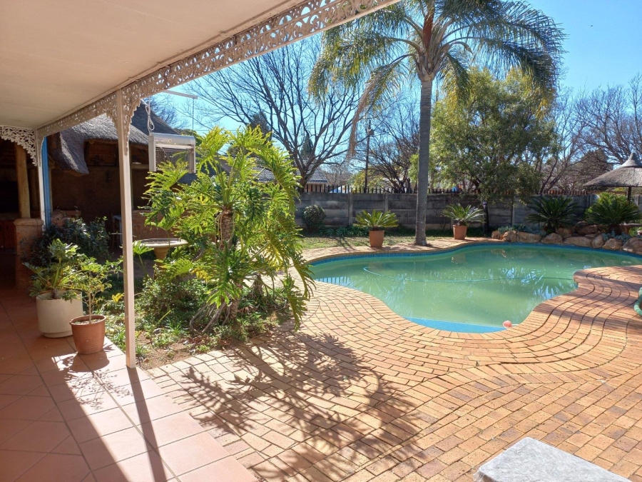 3 Bedroom Property for Sale in Helikonpark Gauteng