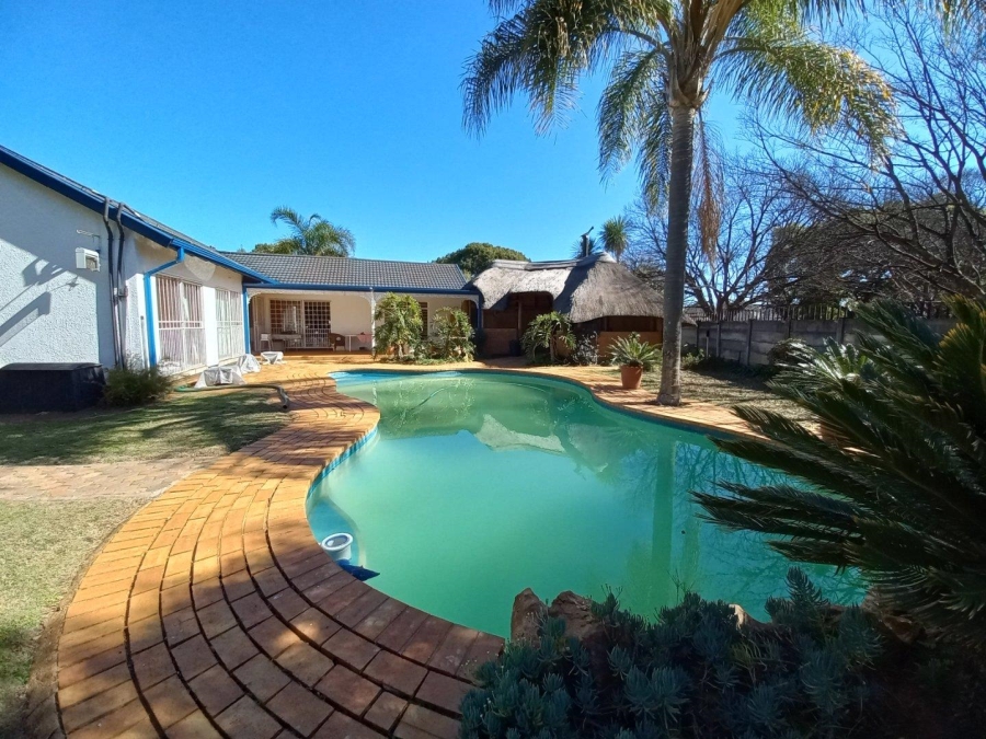 3 Bedroom Property for Sale in Helikonpark Gauteng