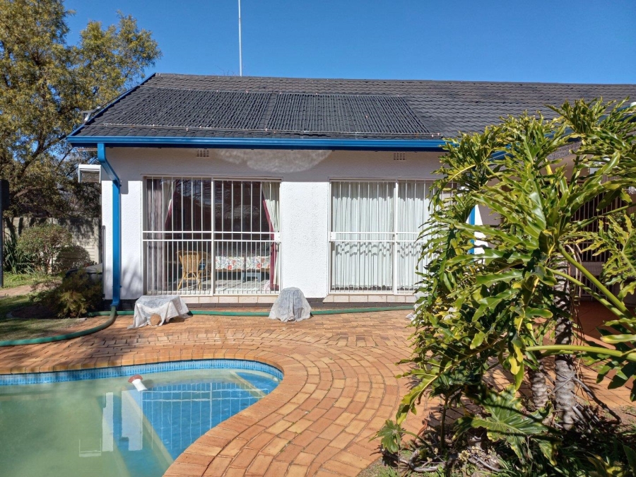 3 Bedroom Property for Sale in Helikonpark Gauteng
