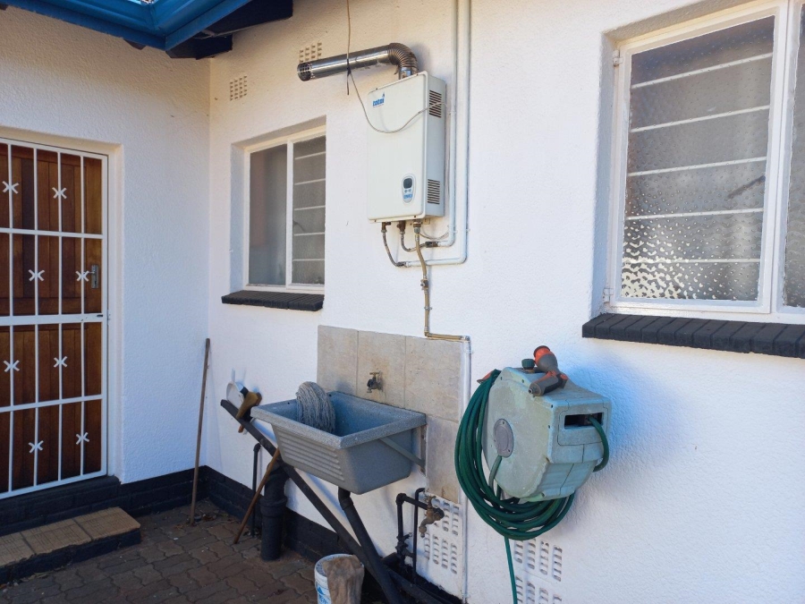 3 Bedroom Property for Sale in Helikonpark Gauteng
