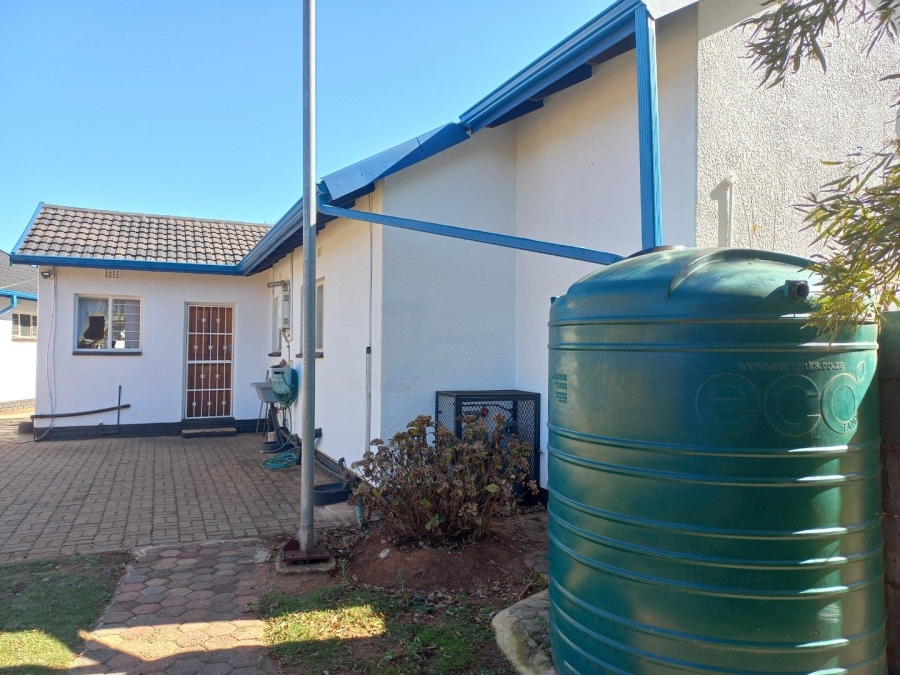 3 Bedroom Property for Sale in Helikonpark Gauteng