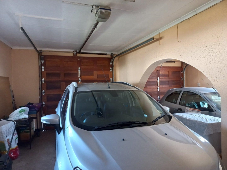 3 Bedroom Property for Sale in Helikonpark Gauteng