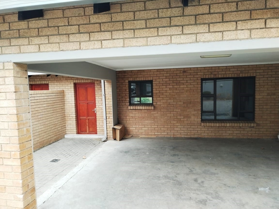 To Let 2 Bedroom Property for Rent in Buccleuch Gauteng