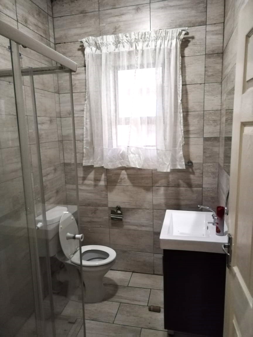 To Let 2 Bedroom Property for Rent in Buccleuch Gauteng