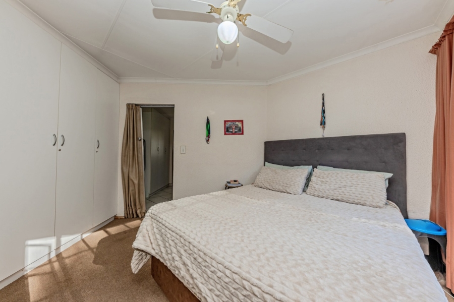 3 Bedroom Property for Sale in Helderblom Gauteng