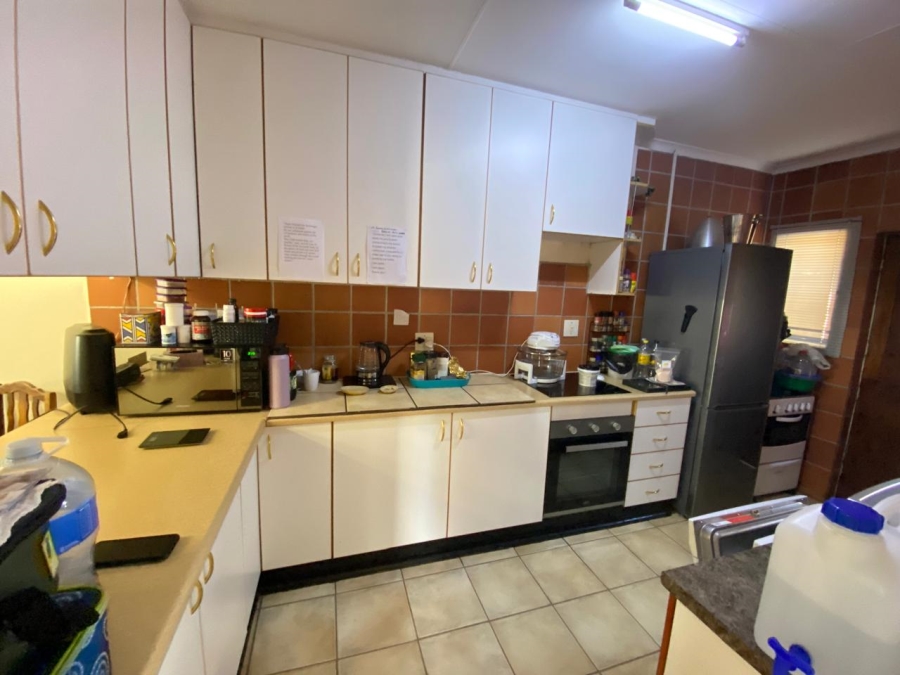 To Let 2 Bedroom Property for Rent in Faerie Glen Gauteng