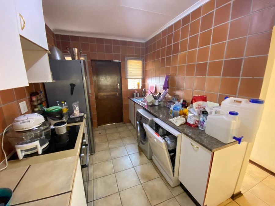 To Let 2 Bedroom Property for Rent in Faerie Glen Gauteng