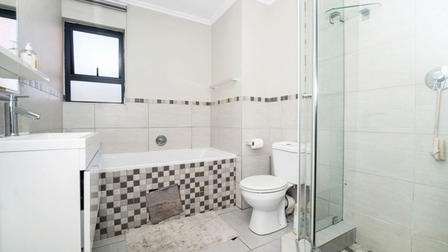 3 Bedroom Property for Sale in Sebenza Gauteng