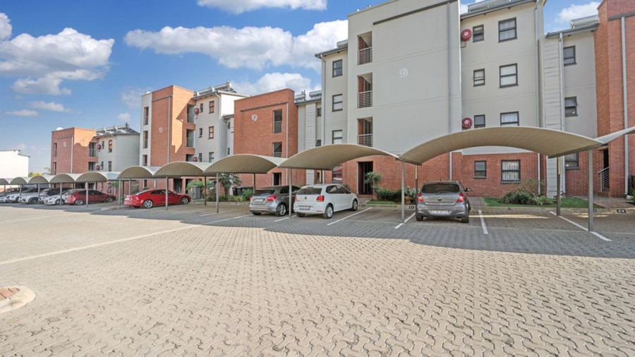3 Bedroom Property for Sale in Sebenza Gauteng