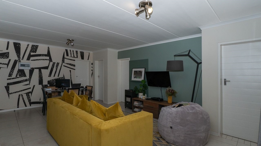3 Bedroom Property for Sale in Longlake Gauteng