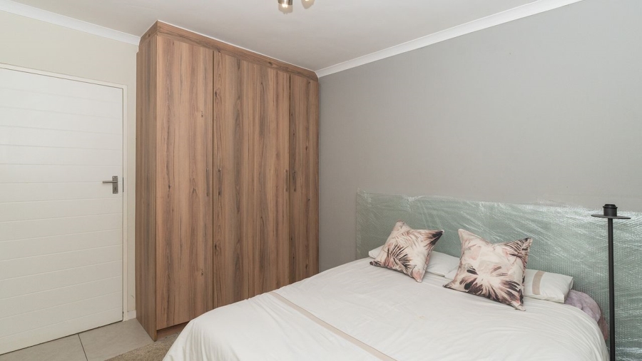 3 Bedroom Property for Sale in Longlake Gauteng