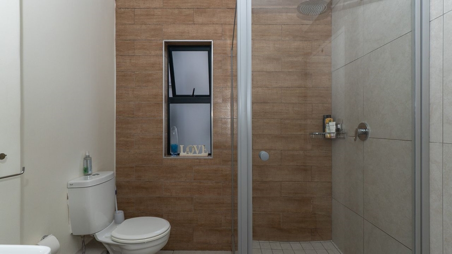 3 Bedroom Property for Sale in Longlake Gauteng