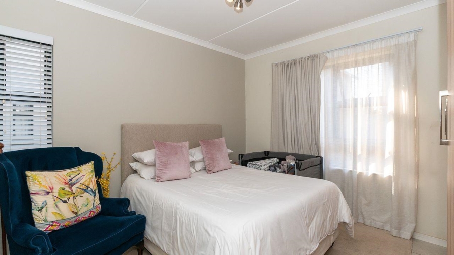 3 Bedroom Property for Sale in Longlake Gauteng