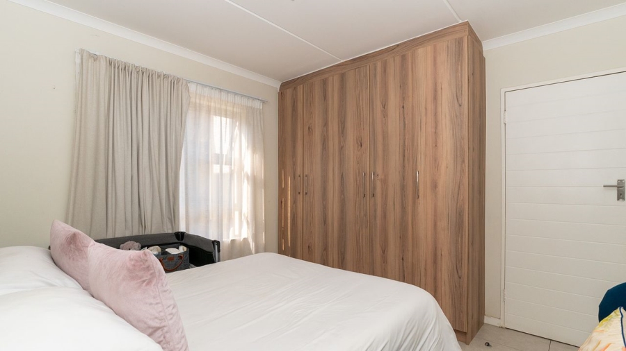 3 Bedroom Property for Sale in Longlake Gauteng