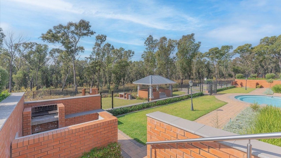 3 Bedroom Property for Sale in Longlake Gauteng