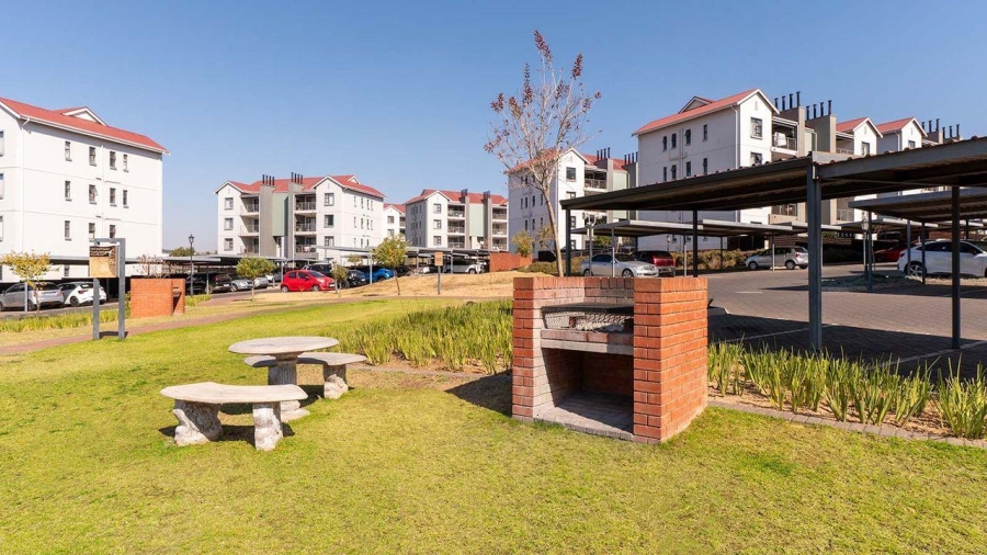 1 Bedroom Property for Sale in Modderfontein Gauteng