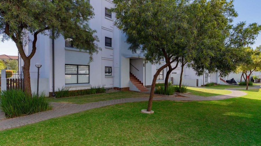 2 Bedroom Property for Sale in Greenstone Hill Gauteng