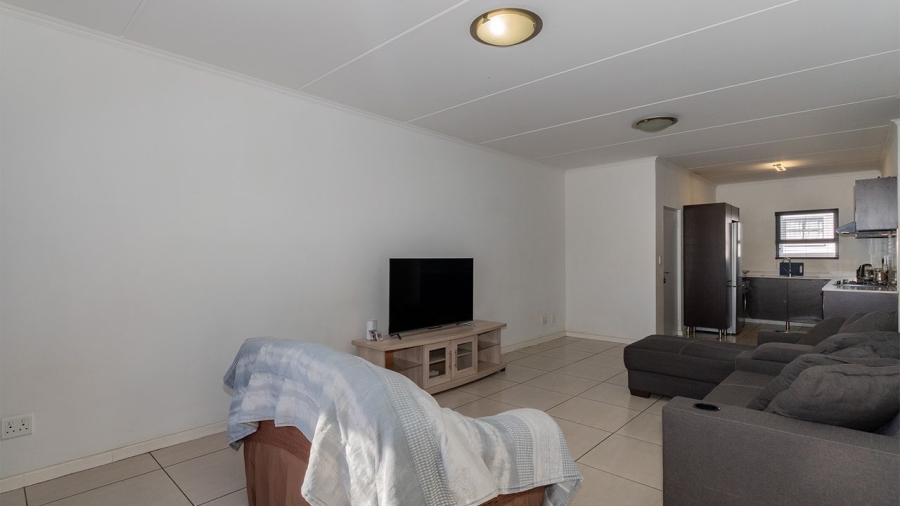 2 Bedroom Property for Sale in Greenstone Hill Gauteng