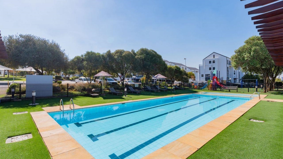 2 Bedroom Property for Sale in Greenstone Hill Gauteng