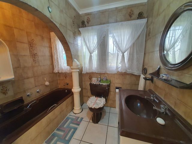 4 Bedroom Property for Sale in Rant En Dal Gauteng