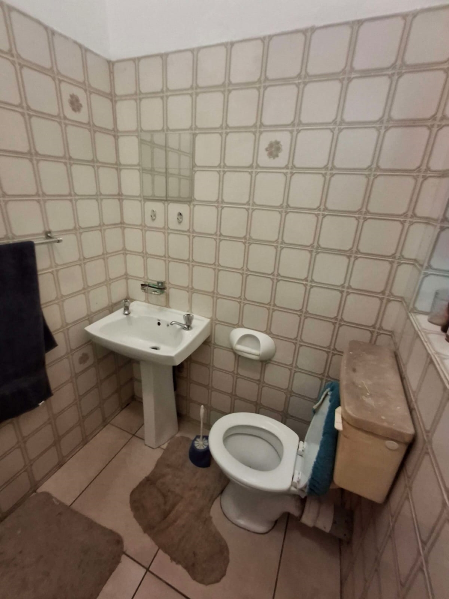 5 Bedroom Property for Sale in Noordheuwel Gauteng