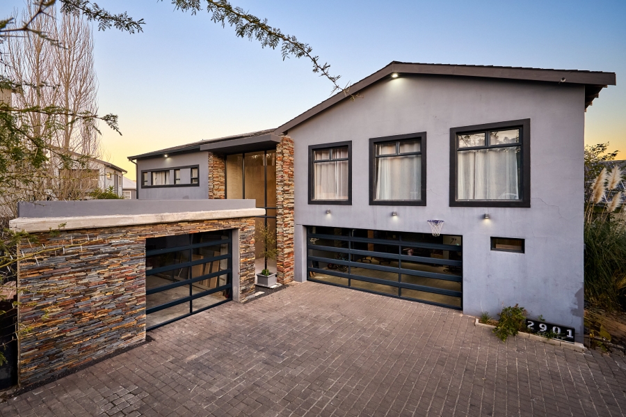 5 Bedroom Property for Sale in Waterfall Country Village Gauteng