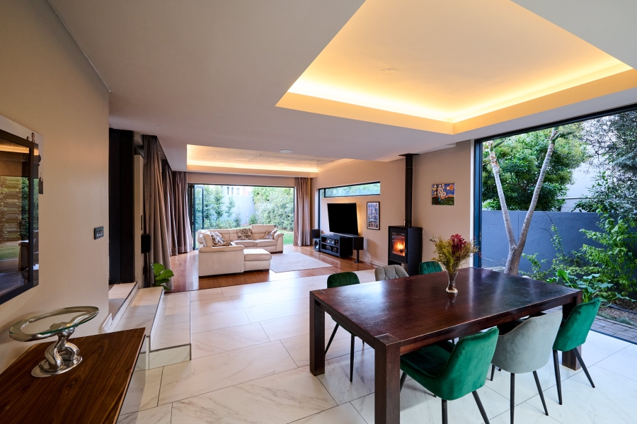 5 Bedroom Property for Sale in Waterfall Country Village Gauteng