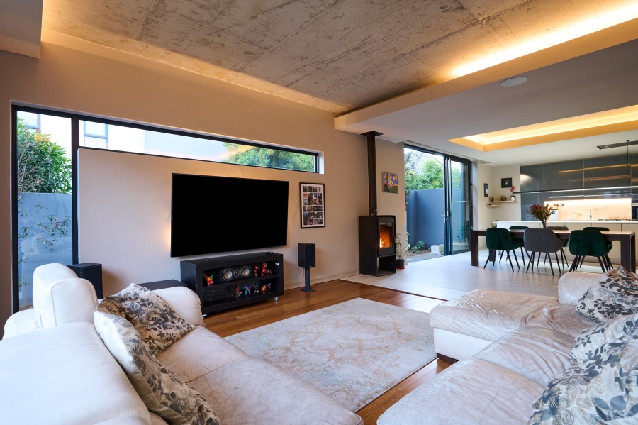 5 Bedroom Property for Sale in Waterfall Country Village Gauteng