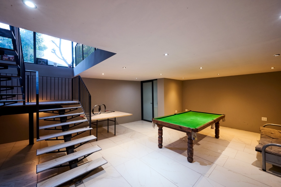 5 Bedroom Property for Sale in Waterfall Country Village Gauteng